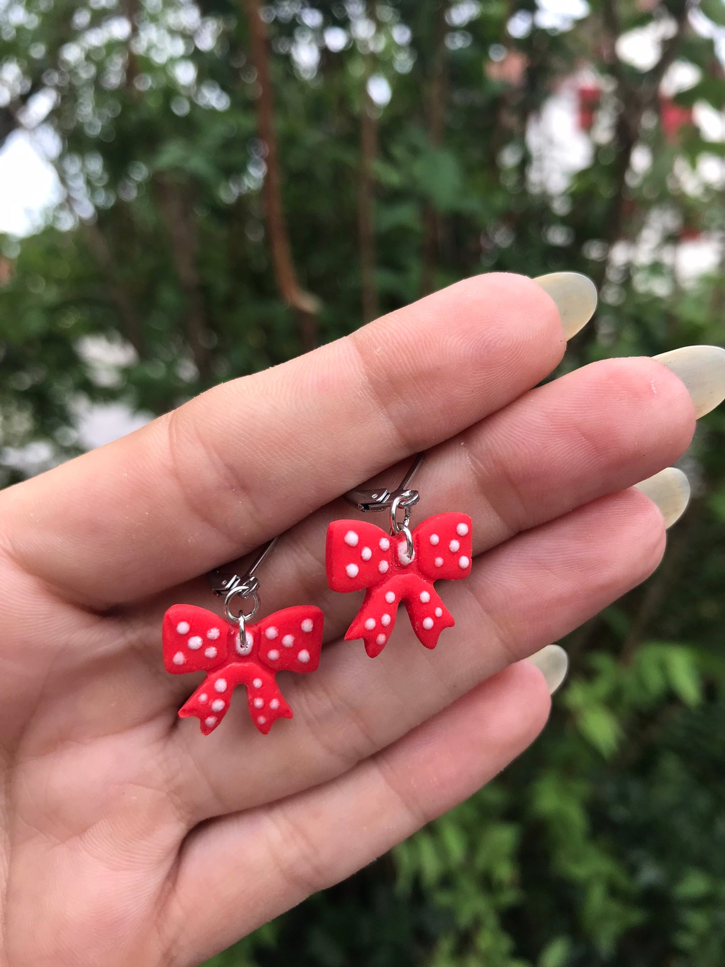 mini glow-in-the-dark bows