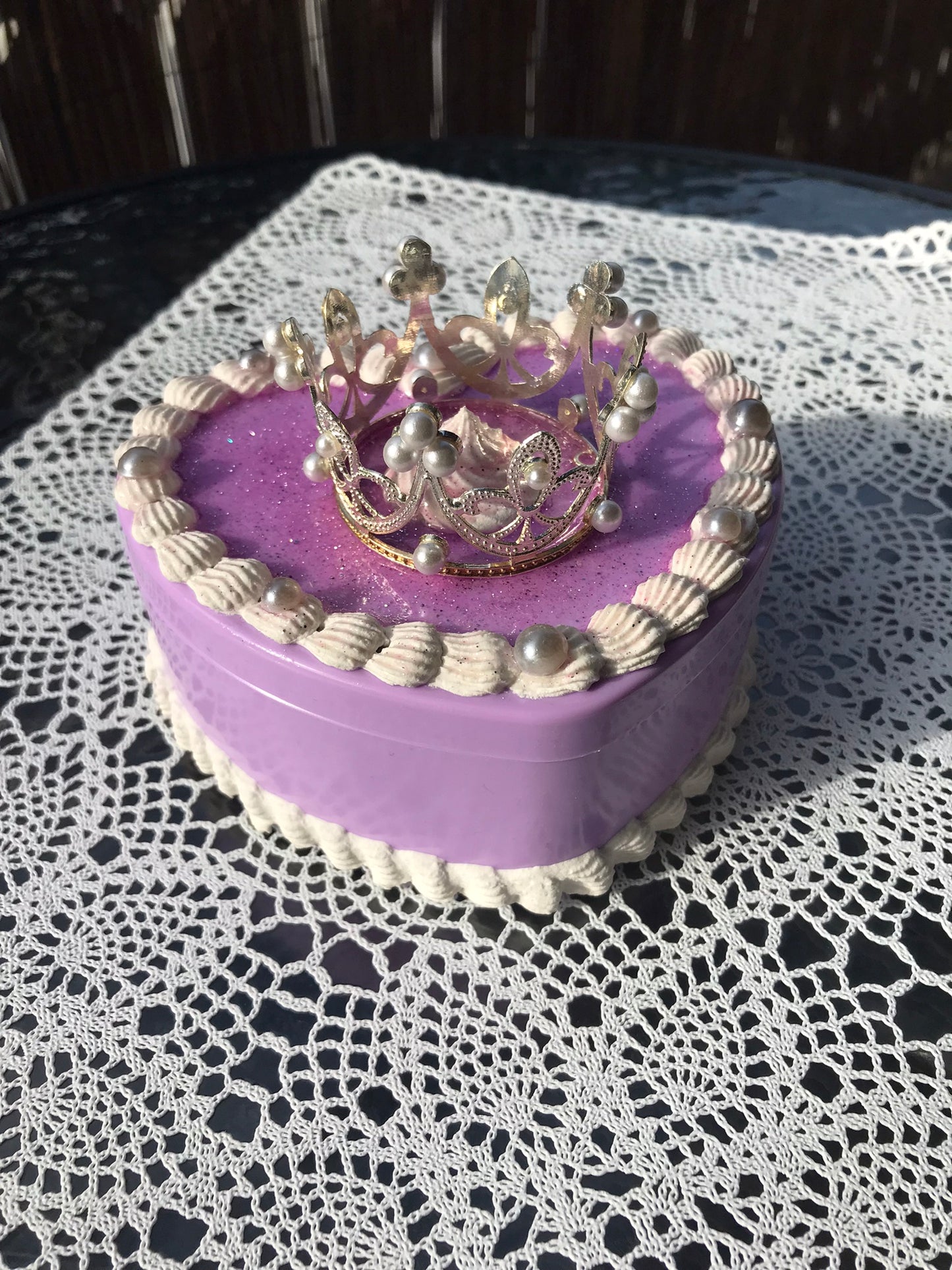 cake box purple & silver crown